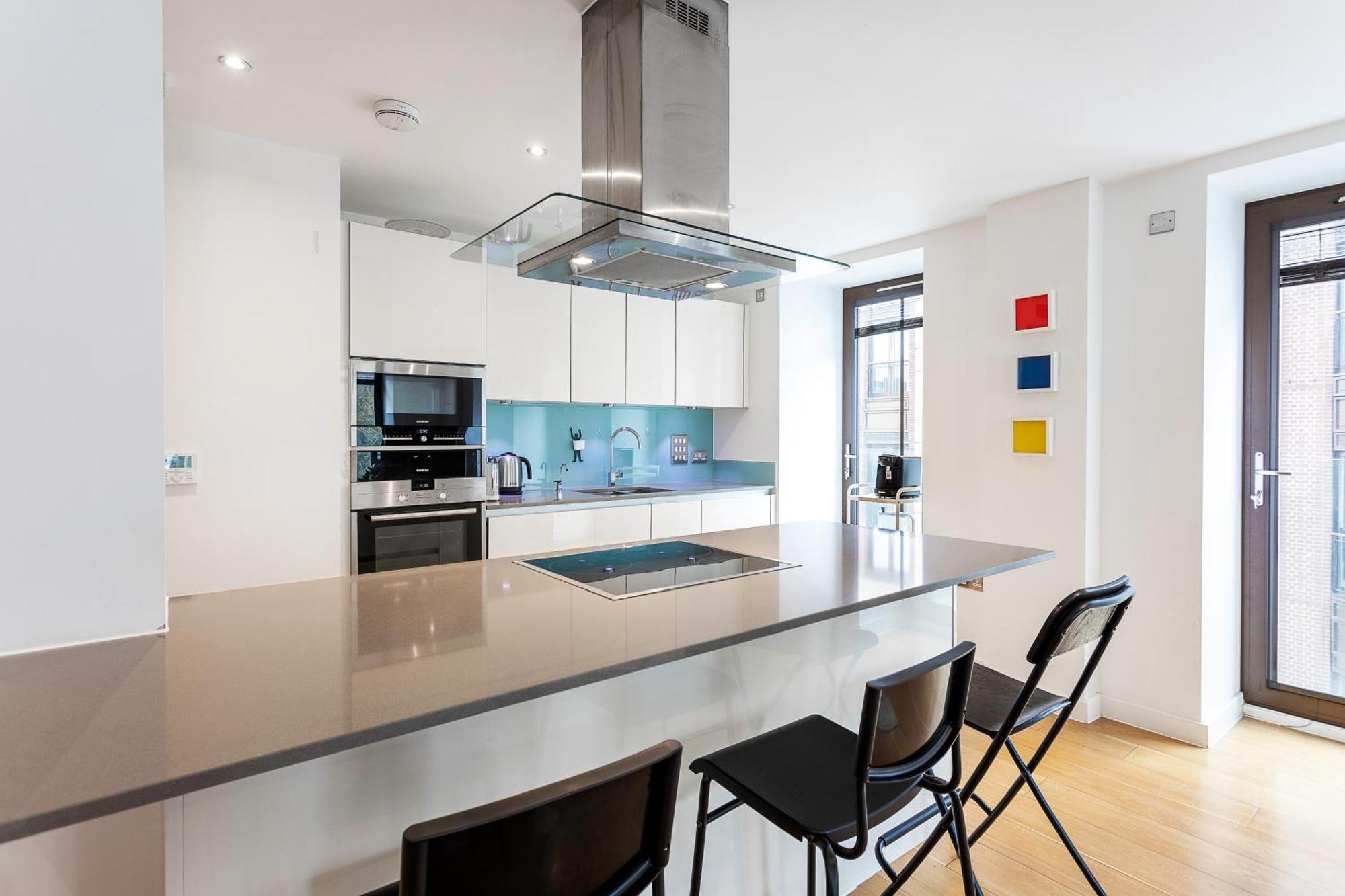Serene Cityscape - 2br Luxury Westminster Appartement *